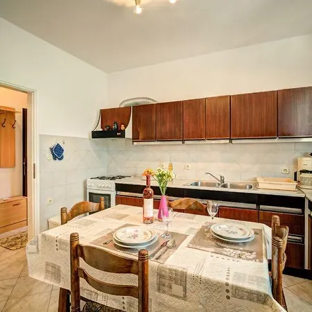 Apartment Trget